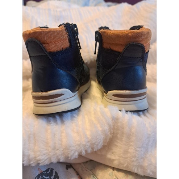 Old Navy Boots - Picture 3 of 4